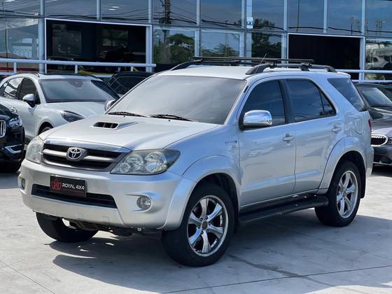 TOYOTA HILUX SW4 3.0 SRV 4X4 16V TURBO INTERCOOLER DIESEL 4P AUTOMÁTICO TOYOTA HILUX SW4 3.0 SRV 4X4 16V TURBO INTERCOOLER DIESEL 4P AUTOMÁTICO
